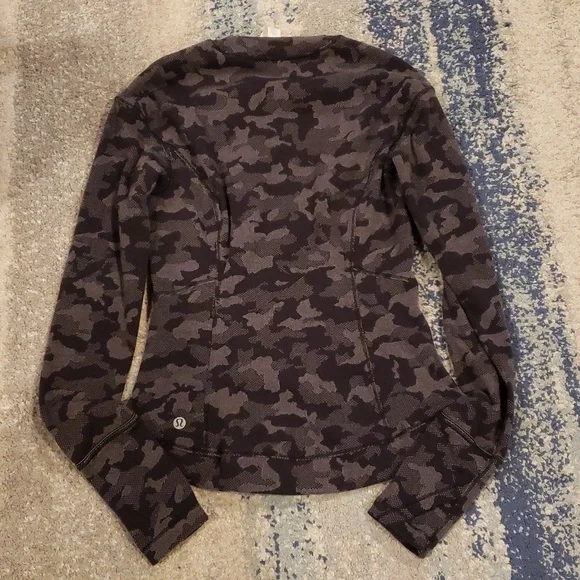 Lululemon Long Sleeve Top - Picture 4 of 5
